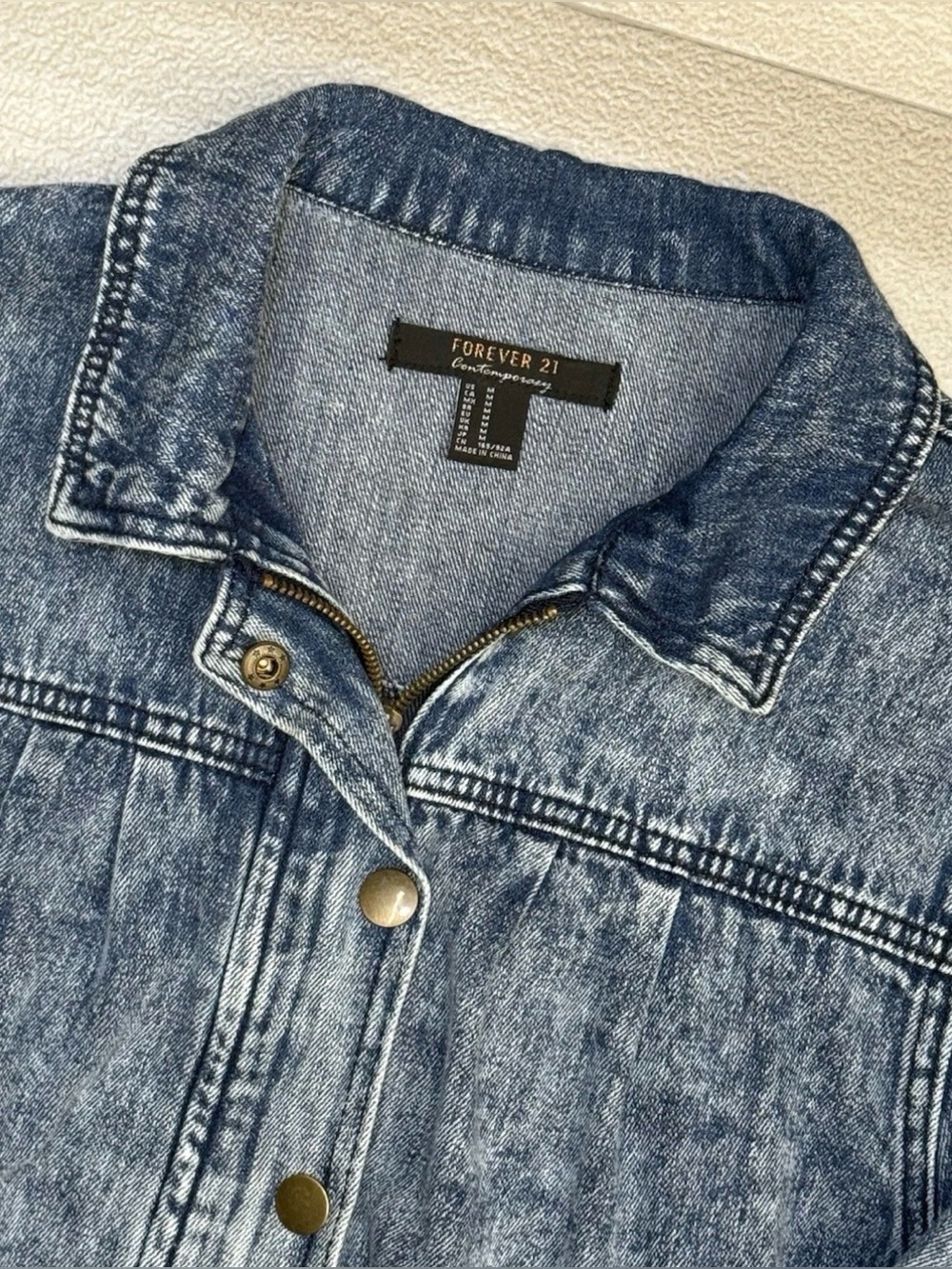 Vintage Retro Style Forever 21 Contemporary
Acid Wash Denim Jacket Women's Sz M - Picture 4 of 11